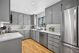 37 Greenside Way, San Rafael, CA 94901 - Photo 5