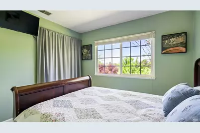 868 Holly Avenue, Rohnert Park, CA 94928 - Photo 27