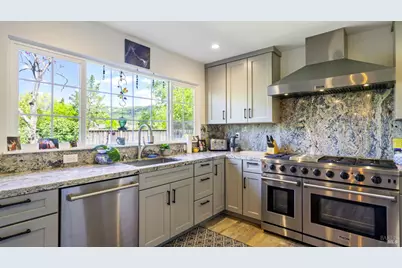 868 Holly Avenue, Rohnert Park, CA 94928 - Photo 15