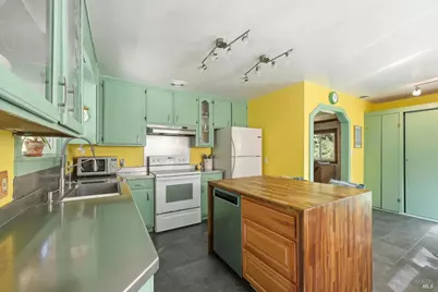 10621 River Road, Forestville, CA 95436 - Photo 9