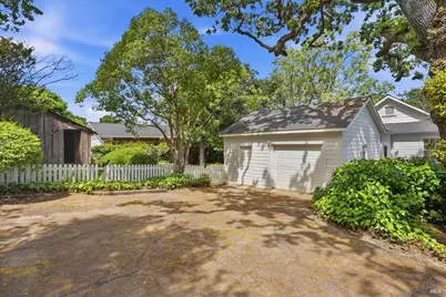 8 Lawrence Drive, Novato, CA 94945 - Photo 25