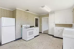 8 Lawrence Dr, Novato, CA 94945 - Photo 11