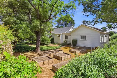 8 Lawrence Drive, Novato, CA 94945 - Photo 23