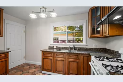11 San Rafael Avenue, San Rafael, CA 94901 - Photo 7