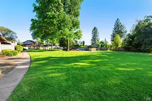 319 Algiers Ct, Santa Rosa, CA 95409 - Photo 23