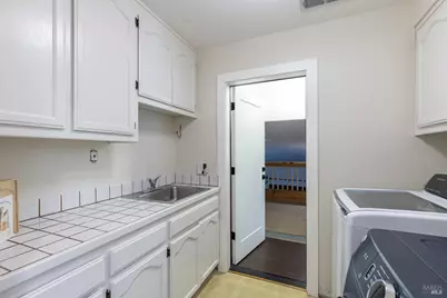 1018 Oakmont Court, Napa, CA 94559 - Photo 27