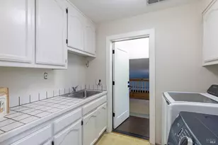 1018 Oakmont Ct, Napa, CA 94559 - Photo 27