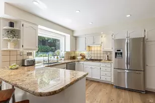 1018 Oakmont Ct, Napa, CA 94559 - Photo 3