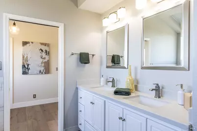 1018 Oakmont Court, Napa, CA 94559 - Photo 37