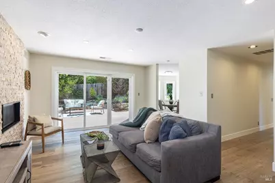 1018 Oakmont Court, Napa, CA 94559 - Photo 19