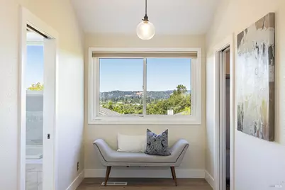 1018 Oakmont Court, Napa, CA 94559 - Photo 29