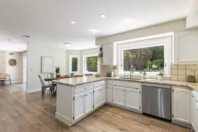 1018 Oakmont Court, Napa, CA 94559 - Photo 7