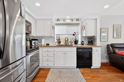 8536 Planetree Drive, Windsor, CA 95492 - Photo 7