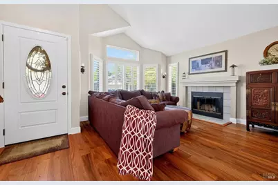 8536 Planetree Drive, Windsor, CA 95492 - Photo 3