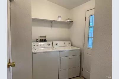 220 Ricardo Avenue, Santa Rosa, CA 95407 - Photo 17