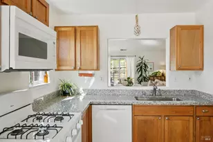 313 Portofino Way, Cloverdale, CA 95425 - Photo 9