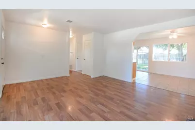 935 W F Street, Dixon, CA 95620 - Photo 7