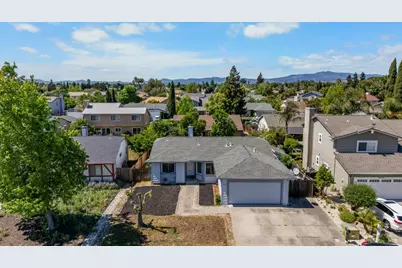 1012 Murre Way, Suisun City, CA 94585 - Photo 3