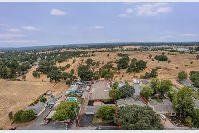 2293 W Hearn Avenue, Santa Rosa, CA 95407 - Photo 11