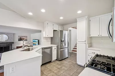 301 Portsmouth Avenue, Vacaville, CA 95687 - Photo 11