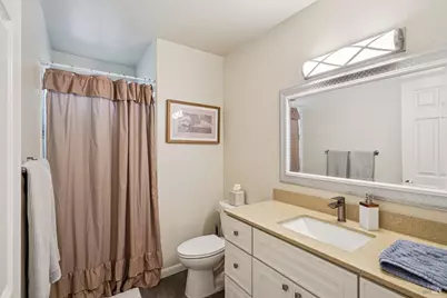 301 Portsmouth Avenue, Vacaville, CA 95687 - Photo 21