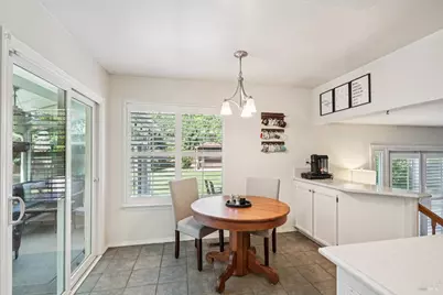 301 Portsmouth Avenue, Vacaville, CA 95687 - Photo 9