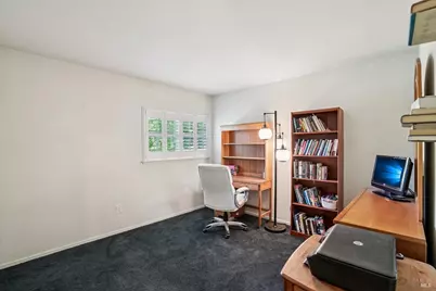 301 Portsmouth Avenue, Vacaville, CA 95687 - Photo 39