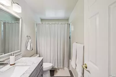 301 Portsmouth Avenue, Vacaville, CA 95687 - Photo 41