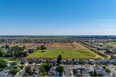 531 Colonial Circle, Vacaville, CA 95687 - Photo 71