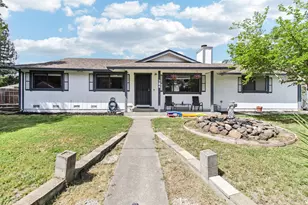 704 Daybrook Dr, Windsor, CA 95492 - Photo 1