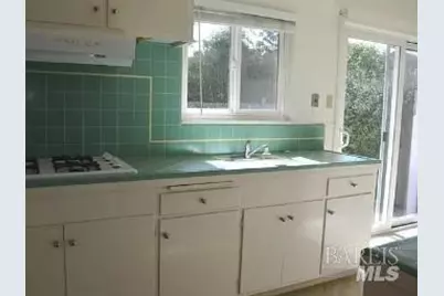 11 Chestnut Avenue, San Rafael, CA 94901 - Photo 9