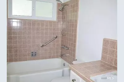 11 Chestnut Avenue, San Rafael, CA 94901 - Photo 11