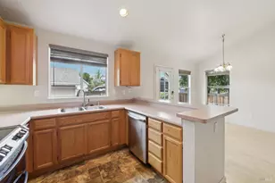 704 Bay St, Suisun City, CA 94585 - Photo 15