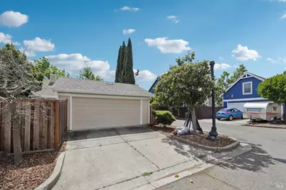 704 Bay Street, Suisun City, CA 94585 - Photo 35