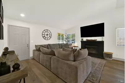 699 Shannon Drive, Vacaville, CA 95688 - Photo 17