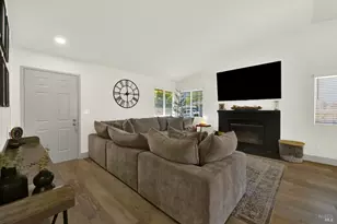 699 Shannon Dr, Vacaville, CA 95688 - Photo 17