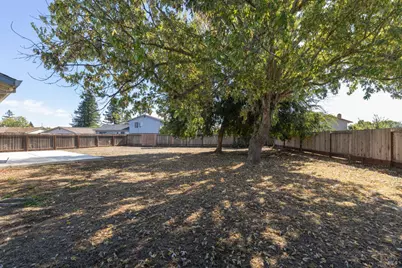 1052 Helen Court, Petaluma, CA 94954 - Photo 17