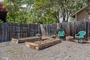 290 Mendocino Dr, Ukiah, CA 95482 - Photo 27