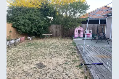 505 Crested Drive, Suisun City, CA 94585 - Photo 13