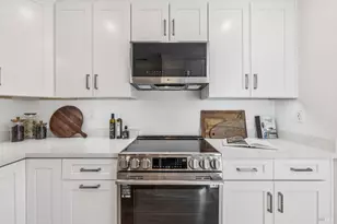 17 Thoreau Cir, Mill Valley, CA 94941 - Photo 13