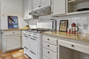 872 Carr Ave, Santa Rosa, CA 95404 - Photo 11