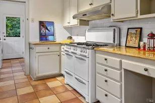 872 Carr Ave, Santa Rosa, CA 95404 - Photo 9