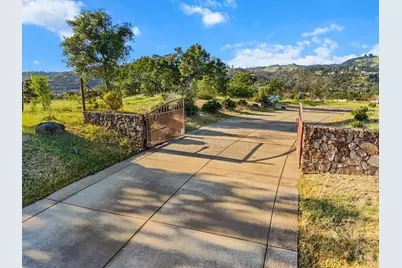 3981 Skyfarm Drive, Santa Rosa, CA 95403 - Photo 3