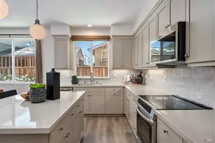 2527 Courtney Ave, Santa Rosa, CA 95403 - Photo 13