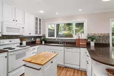 6 Cottonwood Place, Novato, CA 94945 - Photo 13