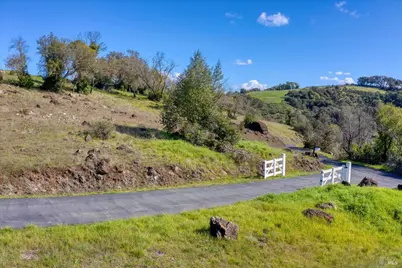 10547 Chalk Hill Road, Healdsburg, CA 95448 - Photo 17