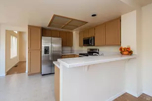 7036 Edinburgh Ct, Windsor, CA 95492 - Photo 9