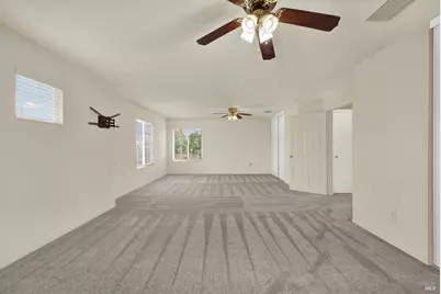 943 Fallsgrove Way, Vacaville, CA 95687 - Photo 35