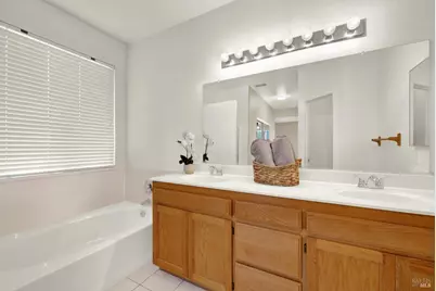 943 Fallsgrove Way, Vacaville, CA 95687 - Photo 33
