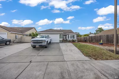 1007 Mayfield Way, Suisun City, CA 94585 - Photo 3